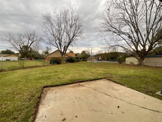 112 Clarence Ave