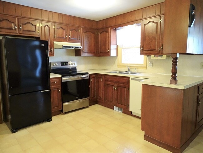 Photo - 859 Cindy Ln