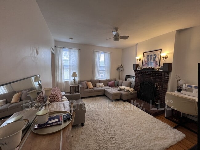 Photo - 788 E 6th St