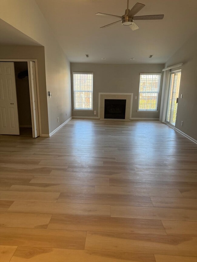 Great /living - 5560 Pine Aires Dr Unit 5560 Pine Aires Dr