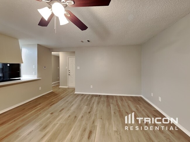 Photo - 5915 Myers Rd