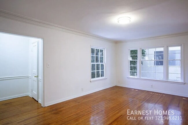 Photo - 127 N Doheny Dr Unit 4