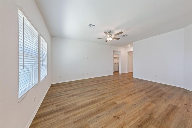 Photo - 148 River Rise Rd