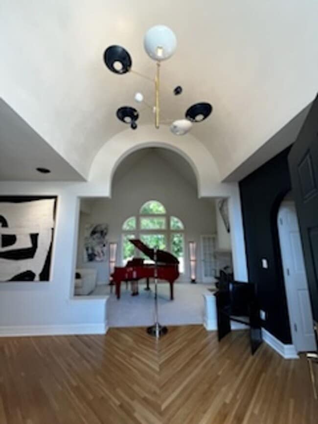 Photo - Stunning Custom Built Home with ALL Utilities Included!!