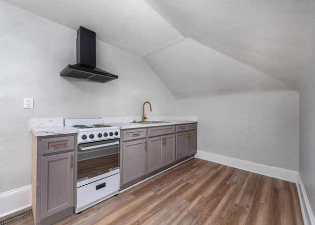 Building Photo - 4013 W Forest Park Ave Unit 3