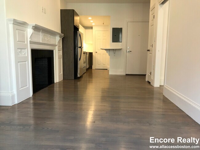 Photo - 531 Beacon St Unit 3