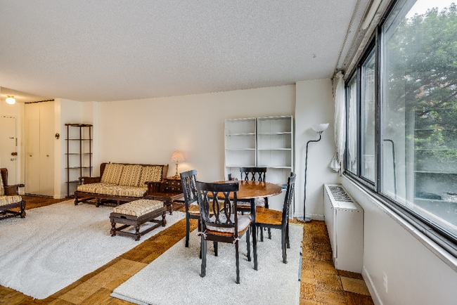 Photo - 2201 New Hampshire Ave NW Unidad 412
