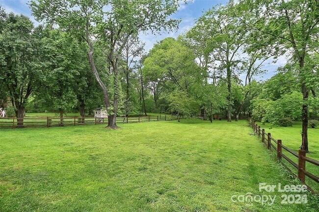 Photo - 6908 Lancer Dr