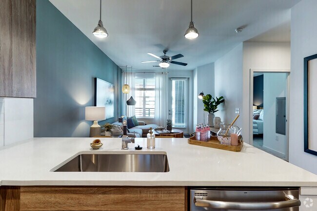 1BR, 1BA - 694 SF