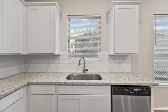 Photo - 8687 Sassafras