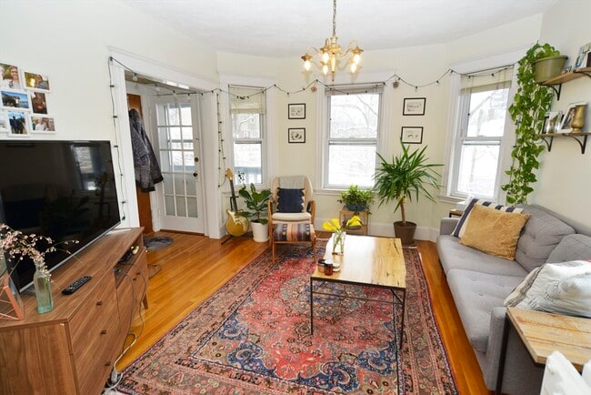 Building Photo - 89 Rockview St Unit 3