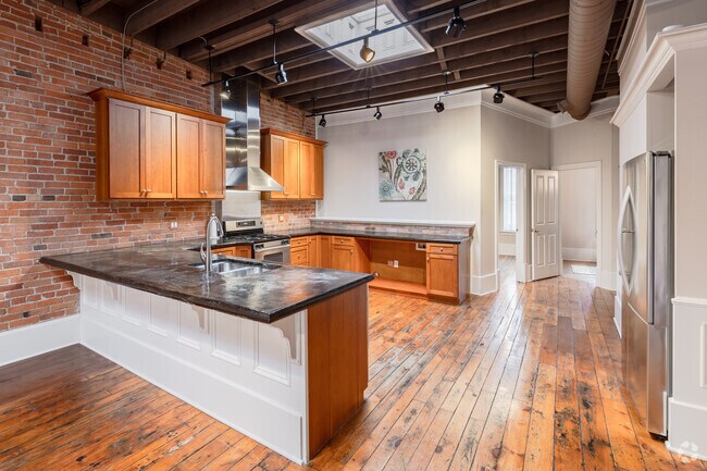 1BR, 1.5BA - 3,000SF, Kitchen