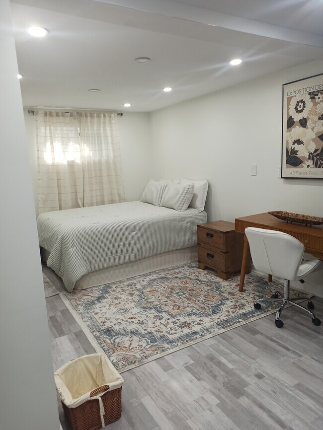 Photo - 561 Av Donegani