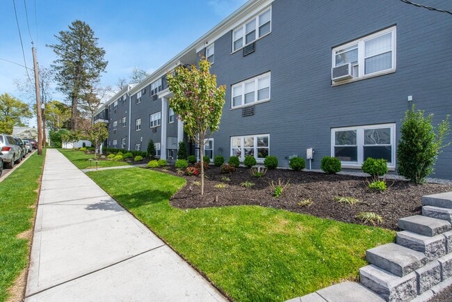 Woodland Hills Manor