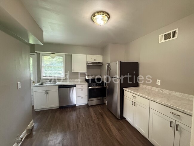 Photo - 2976 Ruskin Rd