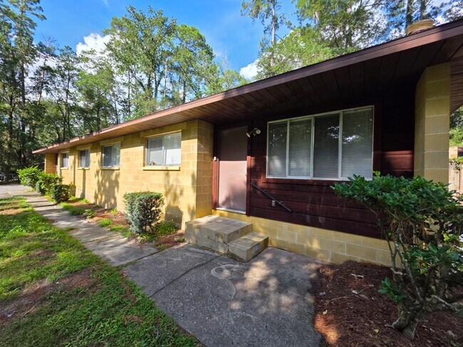 Building Photo - 4501 SW 71st Terrace Unit 1