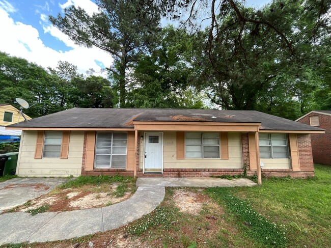 Photo - 2300 Welch Dr House