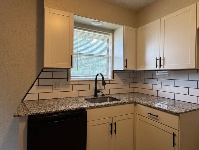 Photo - 2420 NW 41st St
