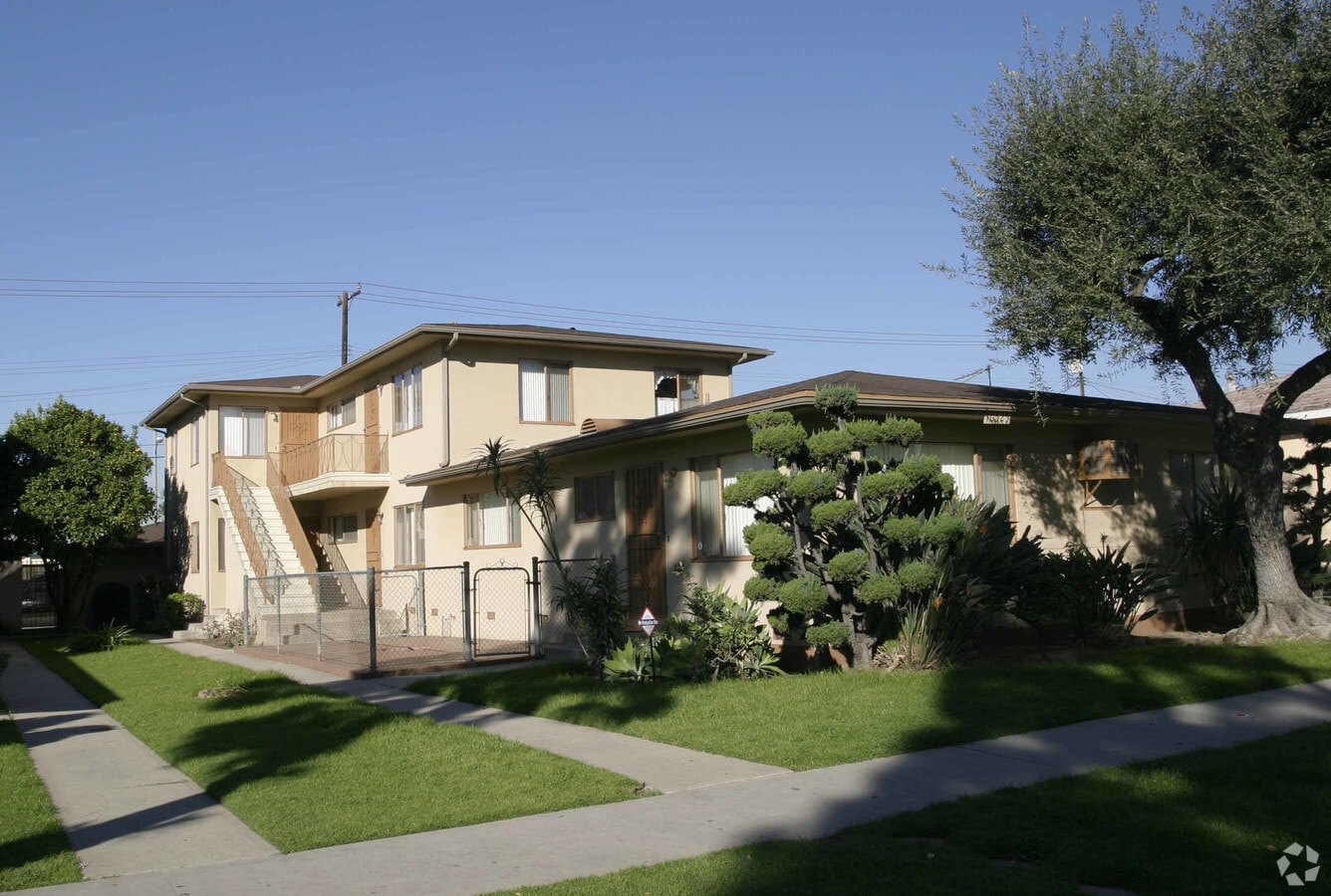 Photo - 10525 Crenshaw Blvd