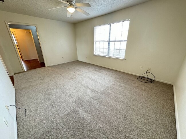 Photo - 3802 Hereford Ln Unit # B