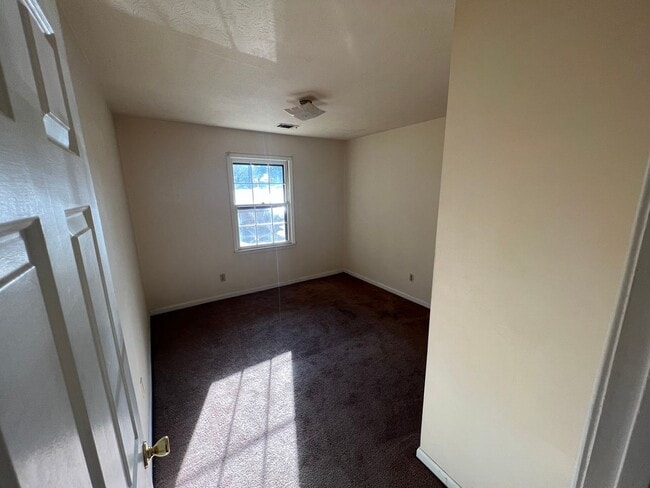 Photo - 120 Mitchell Cir