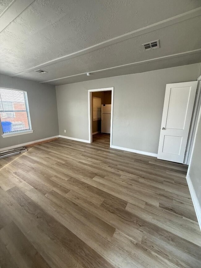 Photo - 1 Bed 1 Bath Duplex For Lease Now!