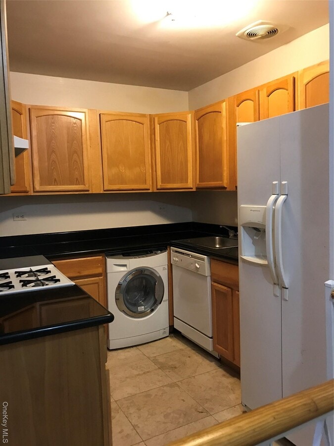 Photo - 141-44 84th Rd