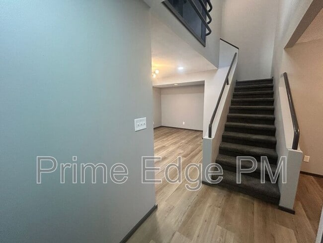 Building Photo - 1841 Ridgehaven Ct