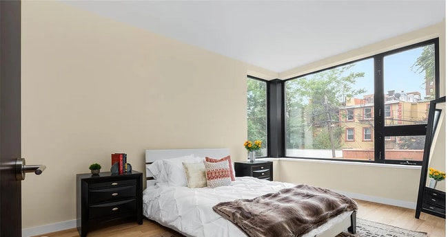 Main Bedroom - 74 Adelphi St Unit 2B