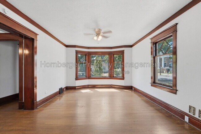 Photo - 1128 W Spofford Ave