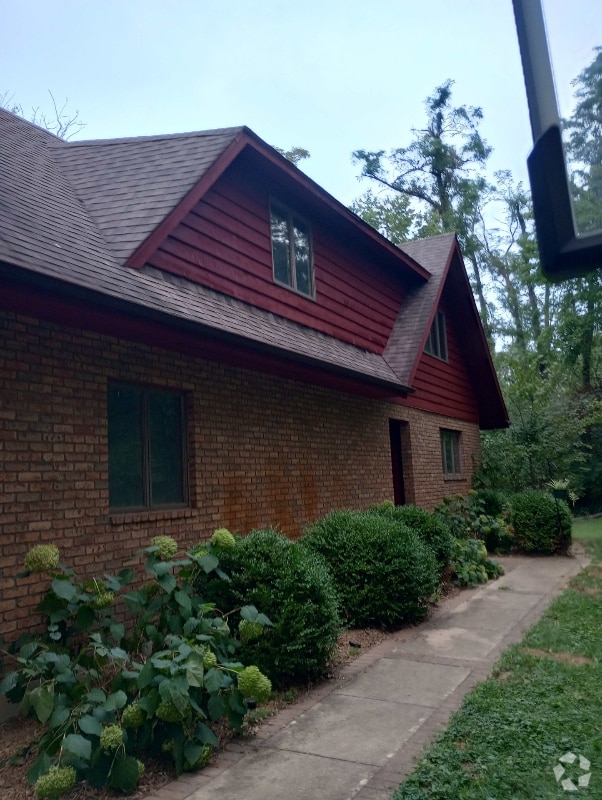 Rentals with a Garage near Cerro Gordo IL 1 Rentals