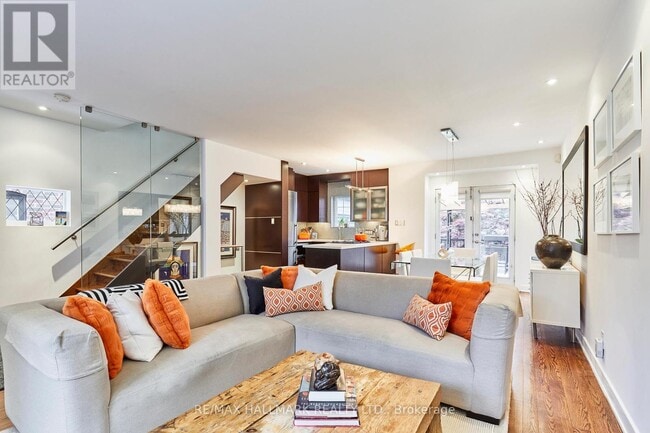 Photo - 280 Manor Rd E