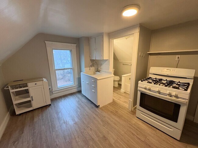 Photo - 96 Hall St Unit 3