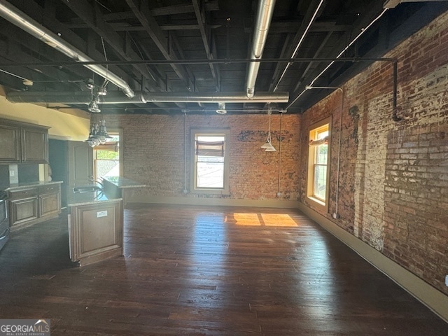 Photo - 2 E Main St N