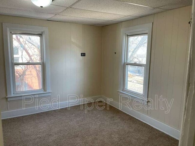 Photo - 320 W Clark St