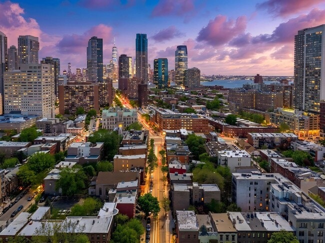 Building Photo - 247 Montgomery St Unit 4A