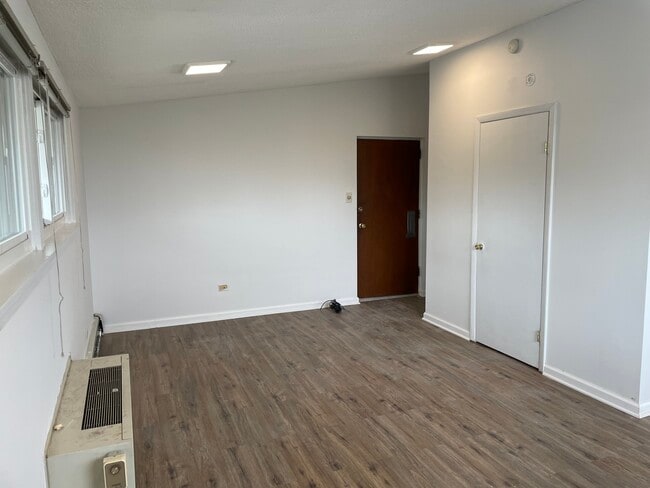 Photo - 3400 Main St Unit 2B