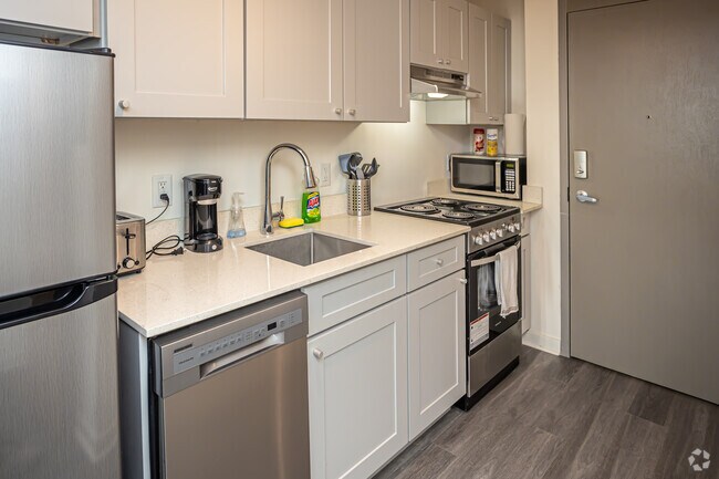 1HAB, 1BA - 700 ft² - Highrise NOLA