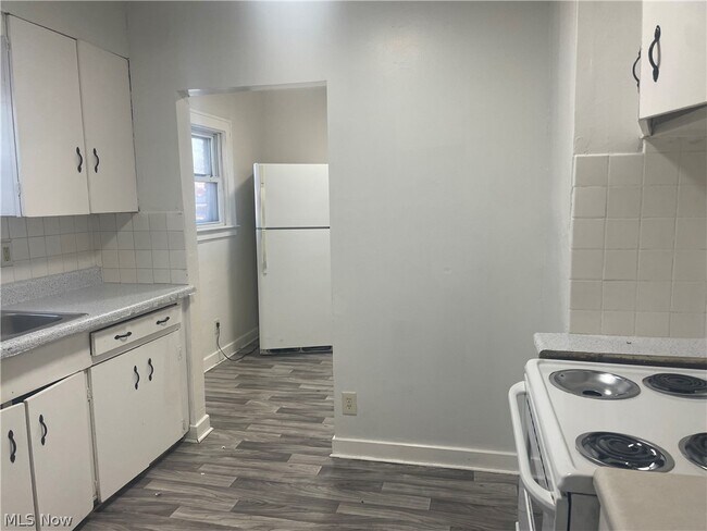 Photo - 958 E Wilbeth Rd Unidad Lower