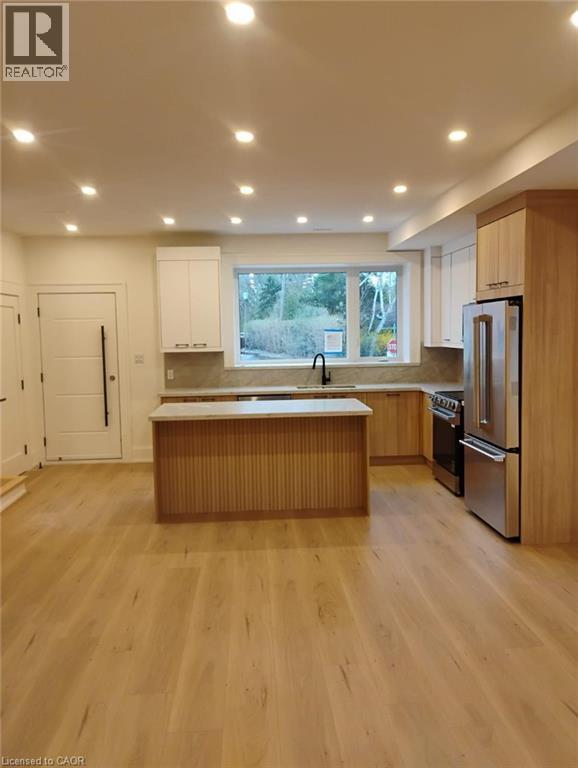 Photo - 288 Oakwood Crescent