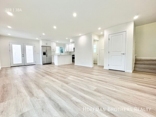1449 1/2 Livonia Ave- - 1449 1/2 Livonia Ave- Casa