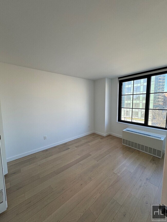 Photo - NORTHERN BOULEVARD Unit 5L