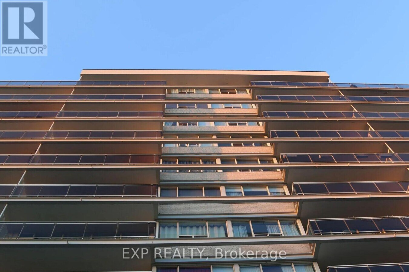 Photo - 160 Balmoral Ave