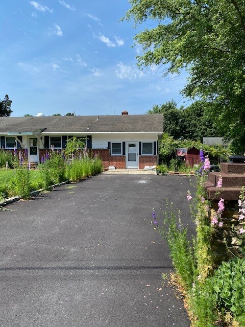 Building Photo - 113 Malone Ave