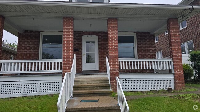 Building Photo - 1424 Lancaster Ave Rental