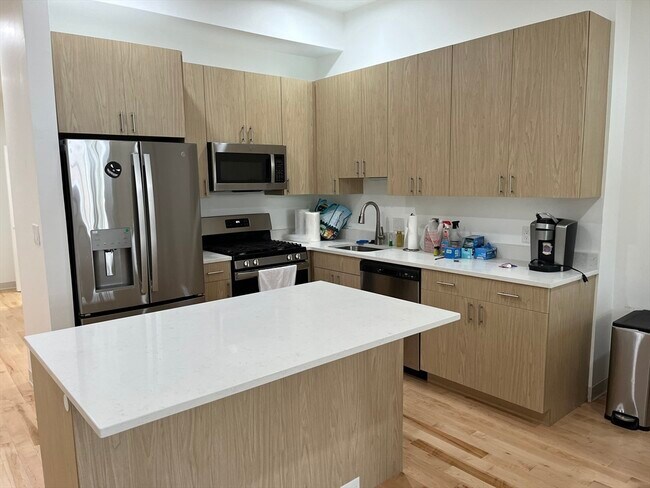 Building Photo - 70-72-72 Northampton St Unit 403 Rental