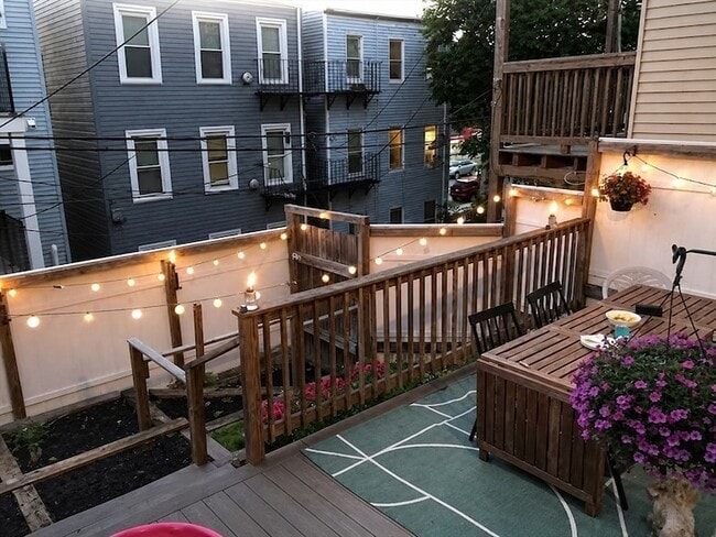 Photo - 296 Meridian St Unit 1