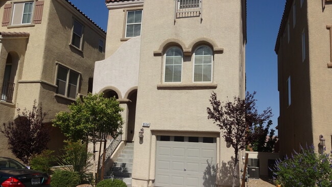 Building Photo - GORGEOUS 3 STORY HOME WITH VERY OPEN FLOOR PLAN