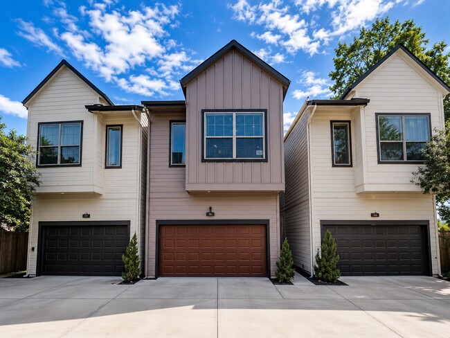 Photo - 731 Janisch Rd