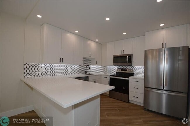 Building Photo - 5100 Dupont Blvd Unit 6G Rental